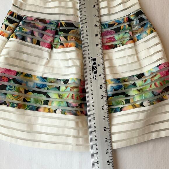 San Joy Women Semi Sheer Sexy Floral Mini Skirt Size M, White & Multi Colored - Picture 4 of 7